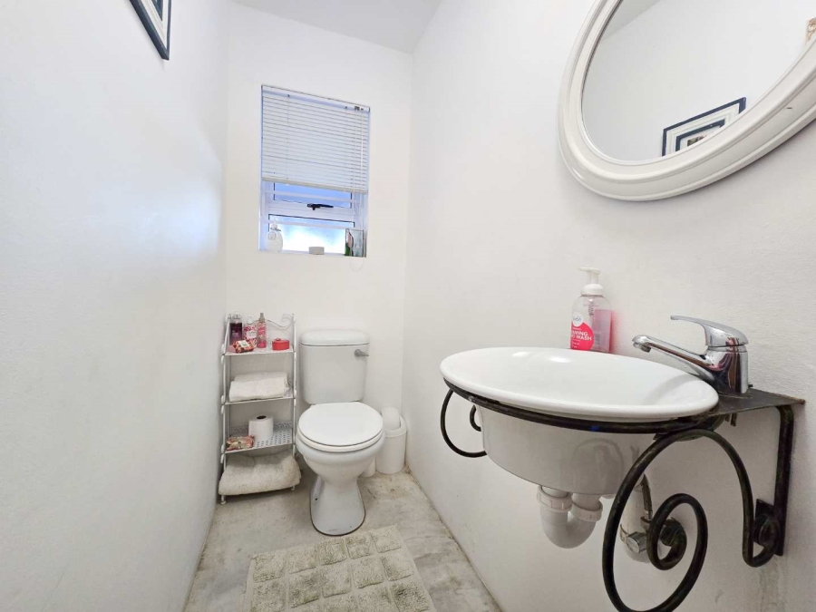 3 Bedroom Property for Sale in Stilbaai Wes Western Cape